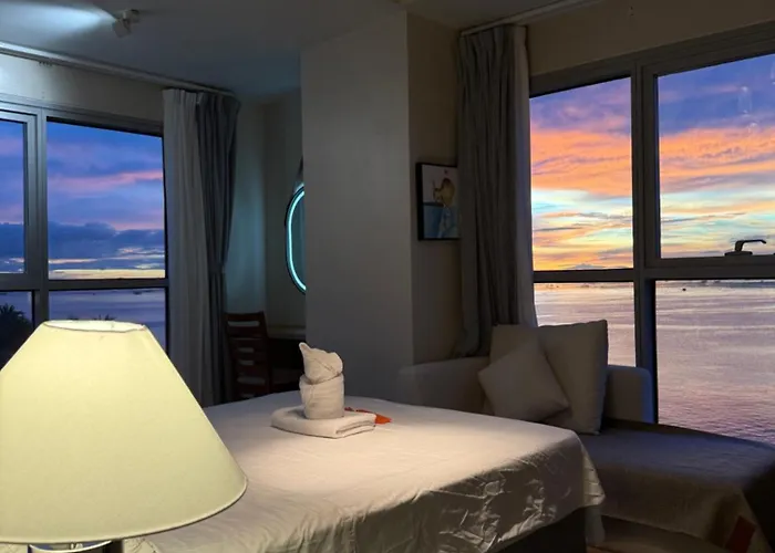 Luxury 1 Bedroom Facing Bay Sunset Near Okada Airports Moa Manila