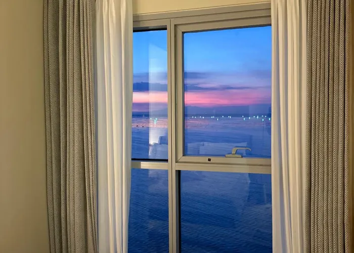 Luxury 1 Bedroom Facing Bay Sunset Near Okada Airports Moa Apartamento *